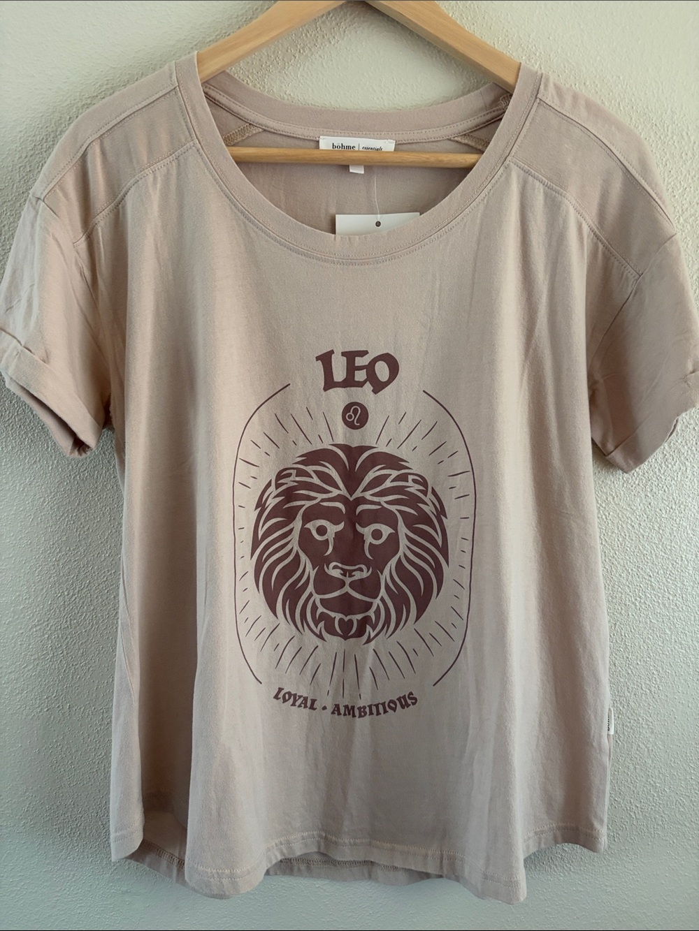 NWT Bohme short sleeve zodiac Leo tee |nude, brown | size medium